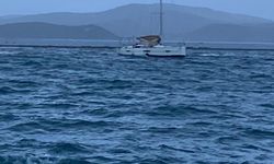 Fırtınada sürüklenen yelkenliye sahip çıkan yok