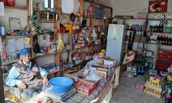 Karacasu’da 90 yaşındaki bakkal Hüseyin Dede yıllara meydan okuyor