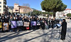 Karacasulu kadınlar 8 Mart'ta meydanda buluştu: "Kadına şiddet son bulana kadar mücadele edeceğiz"