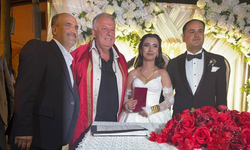 Karacasulu muhtar oğlunu evlendirdi