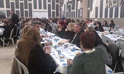 Kuşadası esnafı Ramazan bereketini gönül sofrasında paylaştı