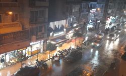 Kuşadası'nda beklenen sağanak başladı