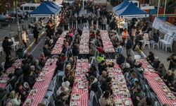 Kuşadası'nda Ramazan bereketi paylaştıkça çoğalıyor