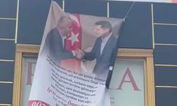 Meclis üyesi Kürkçü'den 'Başkan Günel'e destek pankartı