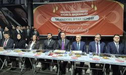 MHP Aydın’dan iftar yemeği: Bakan Bayraktar da katıldı