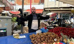 Nazilli Perşembe Pazarı'nda meyve fiyatları vatandaşı sevindirdi