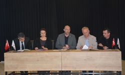 Sağlık sorununa rağmen görevinin başında! Başkan Zencirci, toplantıya aksayarak geldi