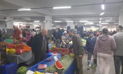 Kuşadası'nda savaşın gölgesi semt pazarlarına düştü