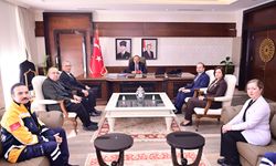 Vali Canbolat’tan sağlıkçıların bayramını kutladı