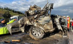 Otomobil devrilen tır dorsesinin altında kaldı: Karı-koca hayatını kaybetti