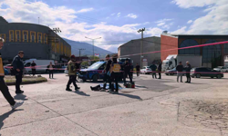 Freni patlayan vinç dereye uçtu : Sürücü hayatını kaybetti