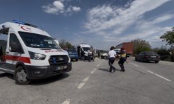 Otomobil ile hafif ticari araç çarpıştı: 4'ü çocuk 7 yaralı