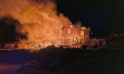 Ev cayır cayır yandı, bir aile yok oluyordu
