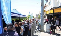 Aydın BŞB, binlerce fideyi Nazilli’de vatandaşlara dağıttı