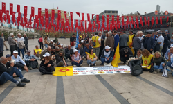 Aydın’da öğretmenlerden oturma eylemi