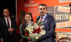 Bakan Tekin’den, Fadime öğretmene doğum günü sürprizi