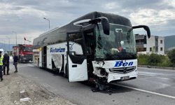 Buharkent'te otobüs ile minibüs çarpıştı: 1 ölü 3 yaralı