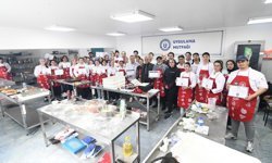 Didim MYO’da Ödüllü Şeften Pizza Eğitimi