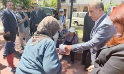 Aydın'da Selma Teyze gündem oldu: Töreni bırakıp satış yaptı
