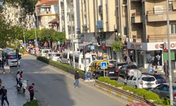 Nazilli'de trafik felç: Işık süreleri değişti, kuyruklar oluştu