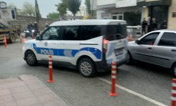 Aydın'da kamyonun çarptığı direk tehlike saçtı