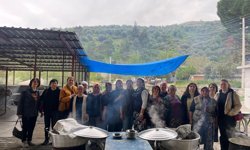 Karacasu'da örnek muhtar geleneklere sahip çıkıyor: 70 yıllık Eren Dede hayrı yapıldı