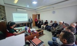 Karacasu'da üreticilere "Bilinçli İlaçlama" eğitimi