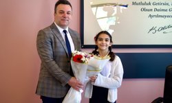 Kuşadası Belediyesi 23 Nisan geleneğini devam ettiriyor