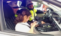 Nazilli polisinden engelli Atike’ye unutulmaz doğum günü sürprizi