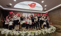 Efeler'de otizmli öğrenciler sahnede parladı: Performanslarıyla alkış aldılar