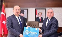 Vali Canbolat'tan Diyanet'e kurban bağışı