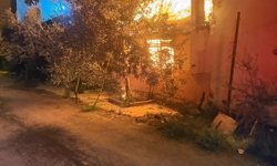 Yenipazar'da geceyi alevler aydınlattı: Yaşlı kadın ölümden döndü