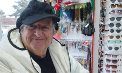 Emekli öğretmen evinde ölü bulundu