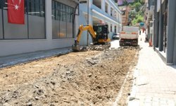 Yenipazar’da üstyapı atağı: Parke taşları yenileniyor
