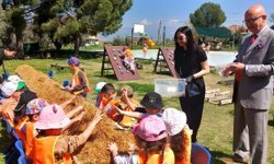 Yenipazar’da mantar atölyesine katılan miniklerden üretime ilk adım