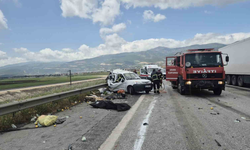Tır hafif ticari araca arkadan çarptı: 2 ölü, 2 yaralı