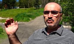 Köpek saldırısına uğrayan arkadaşını sırtında taşıdı