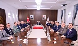 Vali Varol, vali yardımcıları ve kaymakamlarla bir araya geldi