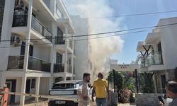 Patlamada göz gözü görmedi, iki kişi mahsur kaldı