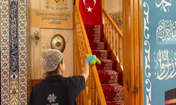 Aydın Büyükşehir Belediyesi’nden bayram öncesi camilerde temizlik