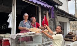 Aydınlı kadın esnaftan örnek davranış: 19 Mayıs'ta anlamlı hediye