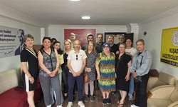 Kuşadası Gazeteciler Derneği'nde Mesut Yanar güven tazeledi