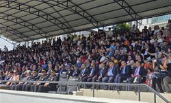Çelenkte var, kutlamalarda yoklar: Nazilli’de siyasiler bayrama katılmadı