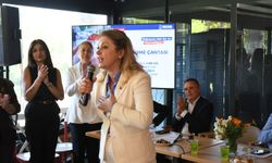 CHP Kadın Kolları Genel Başkanı Gedik'e Kuşadası'nda coşkulu karşılama