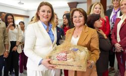 CHP Kadın Kolları Genel Başkanından Başkan Gençay’a ziyaret
