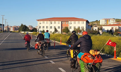 Didimli bisiklet tutkunları Çanakkale Zaferin 111. Yılında pedal çevirdi