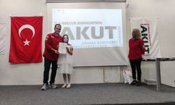 ''Kahraman'' AKUT gönüllüleri çocuklarla projede buluştu