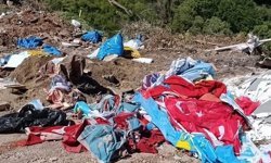 Karacasu'da çöpe atılan bayraklarla ilgili işlem başlatıldı