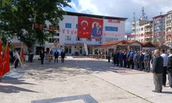 Karacasu’da Gençlik Haftası çelenk sunma töreniyle başladı