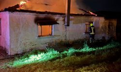 Kuyucak'ta korkutan yangın: Müstakil ev küle döndü
